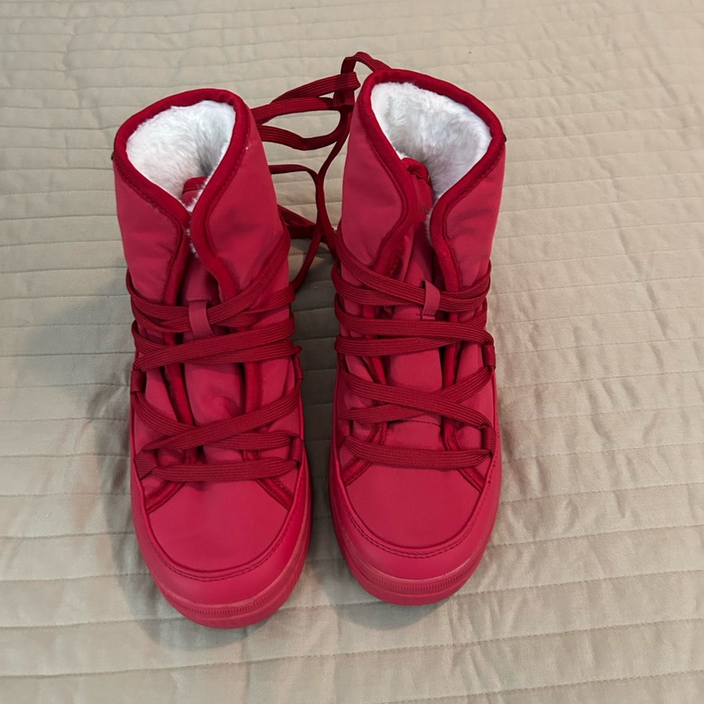 Native Red Water Repellent Boots